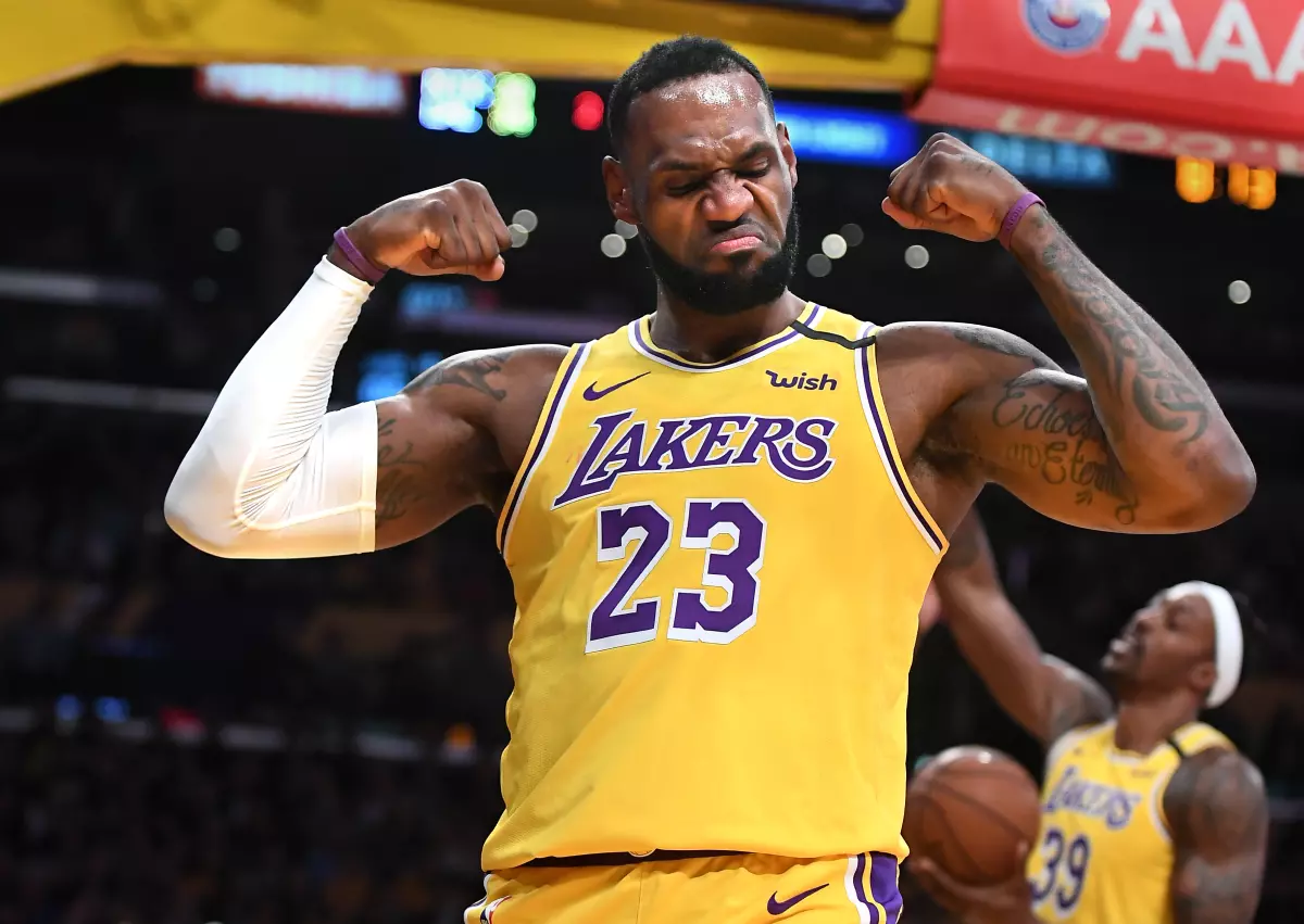 LeBron James Gives A King's Response To The News He's The Oldest Player ...